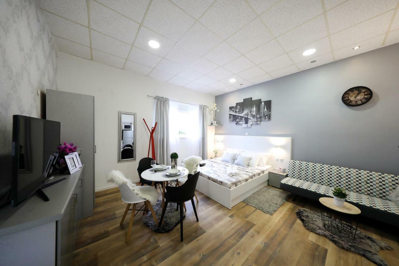 Summer Flower Apartment *
